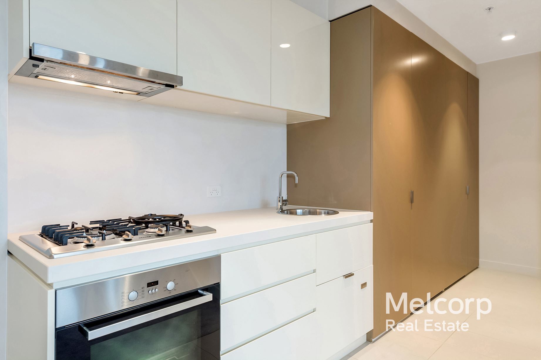 2613/33 MacKenzie Street