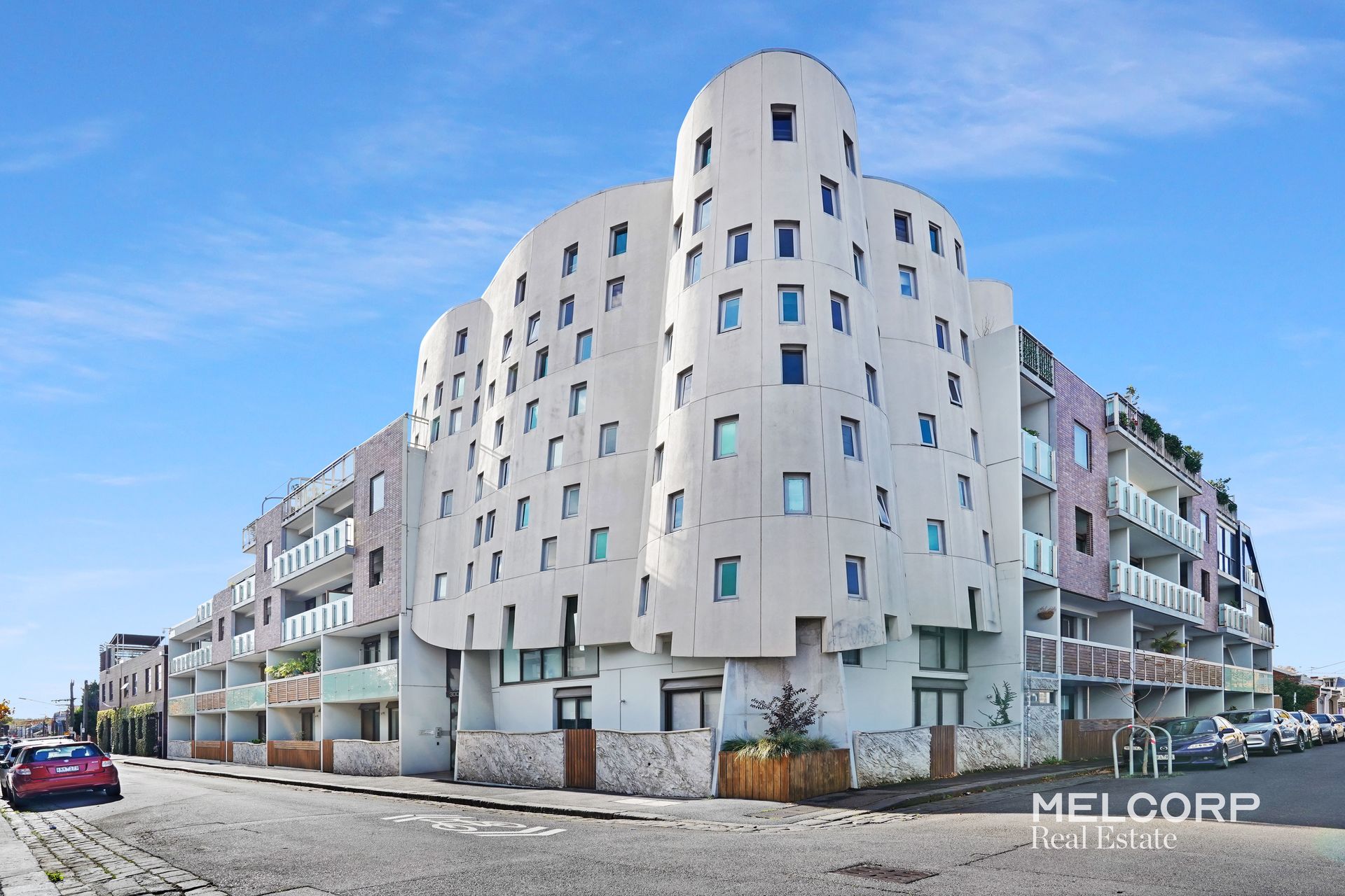 202/300 Young Street