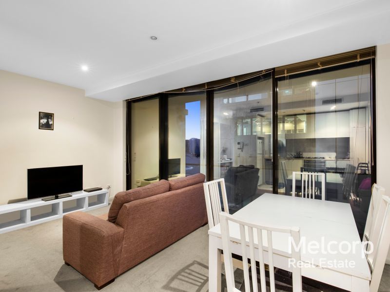 906/620 Collins Street