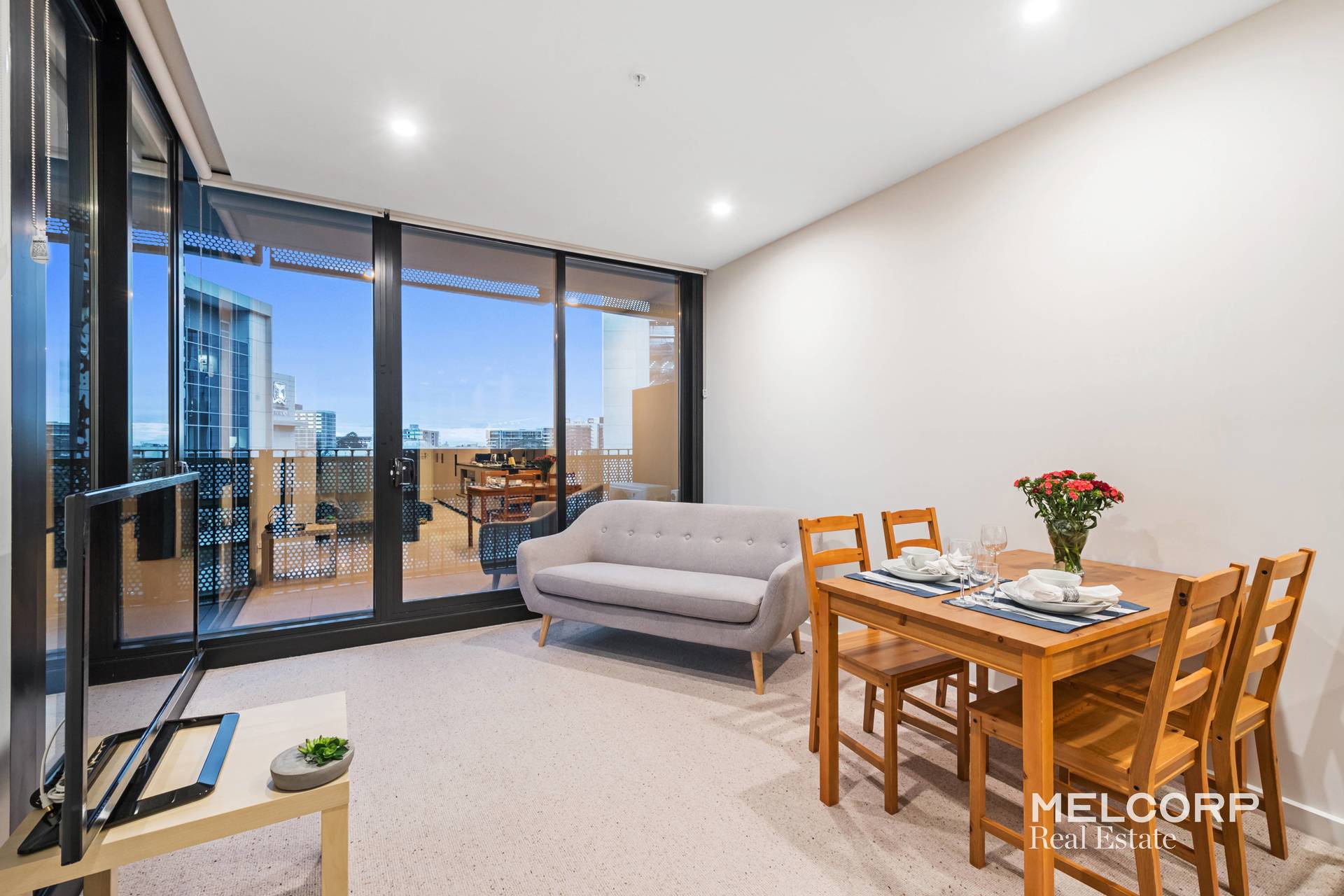 606/151 Berkeley Street