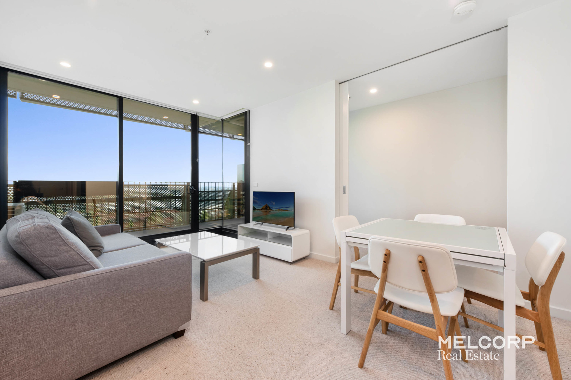 902/151 Berkeley Street