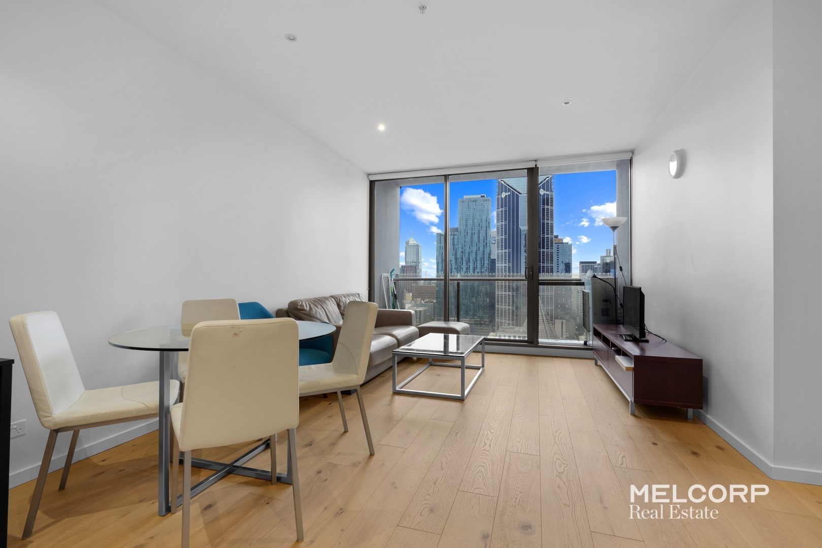 2510/318 Russell Street