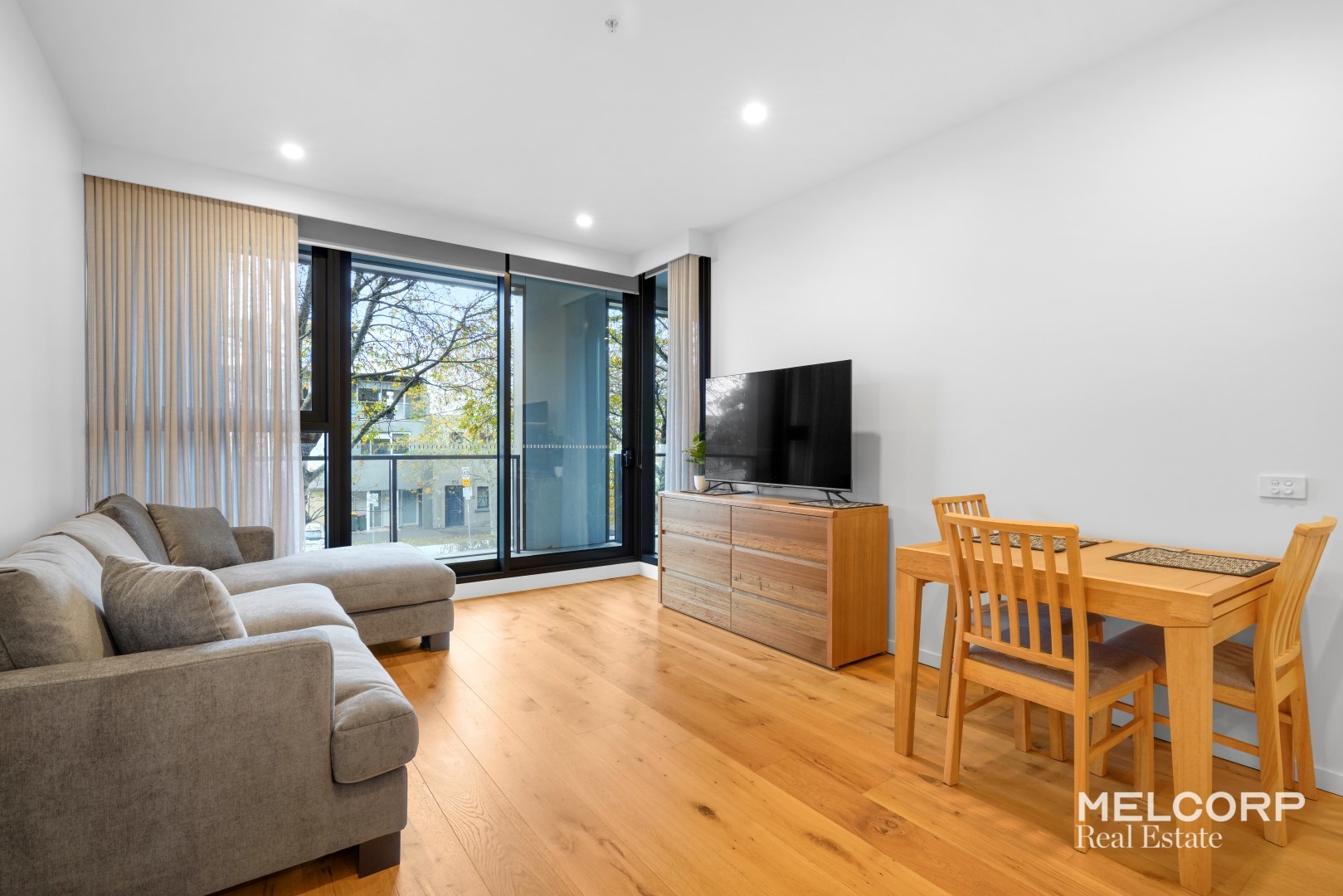 112/288 Adderley Street