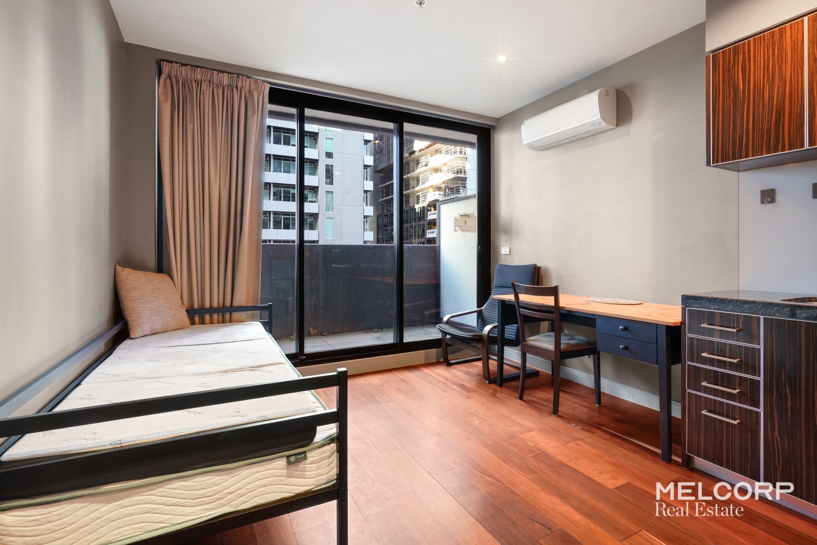 714/228 A'beckett Street