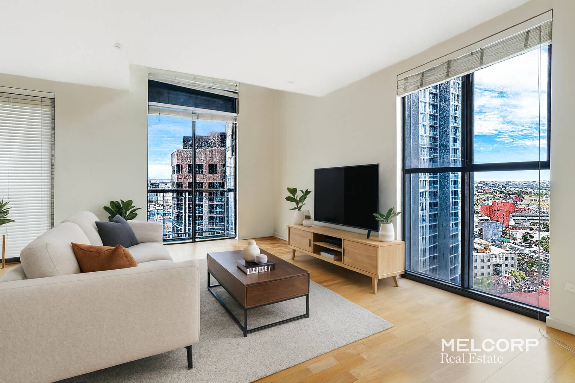 2501/87 Franklin Street