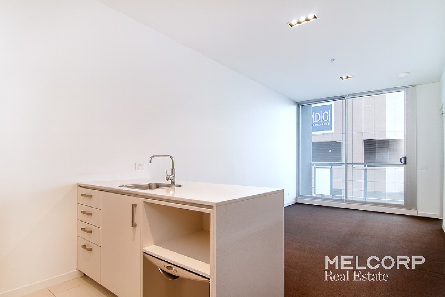 1410/8 Franklin Street