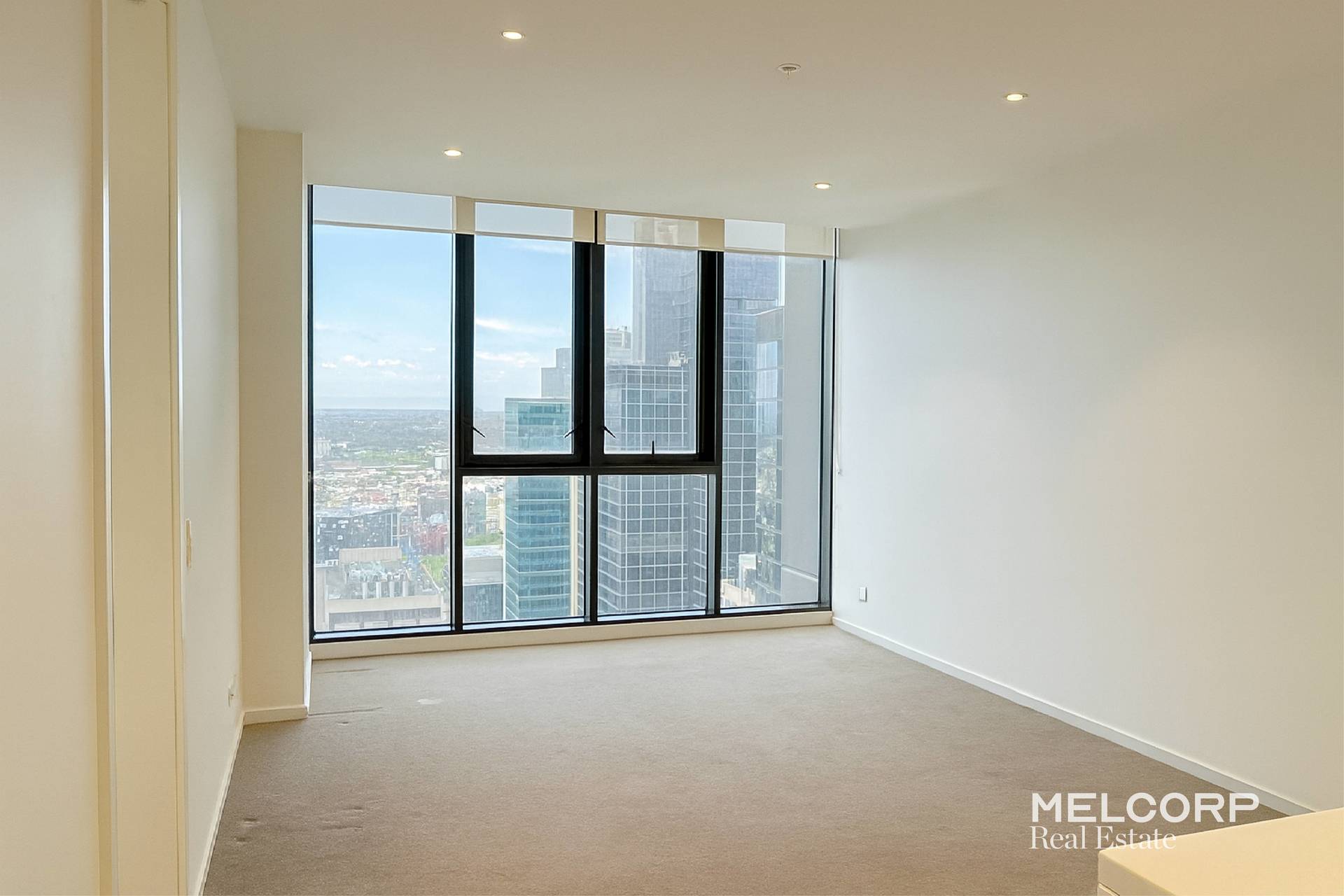 4207/318 Russell Street