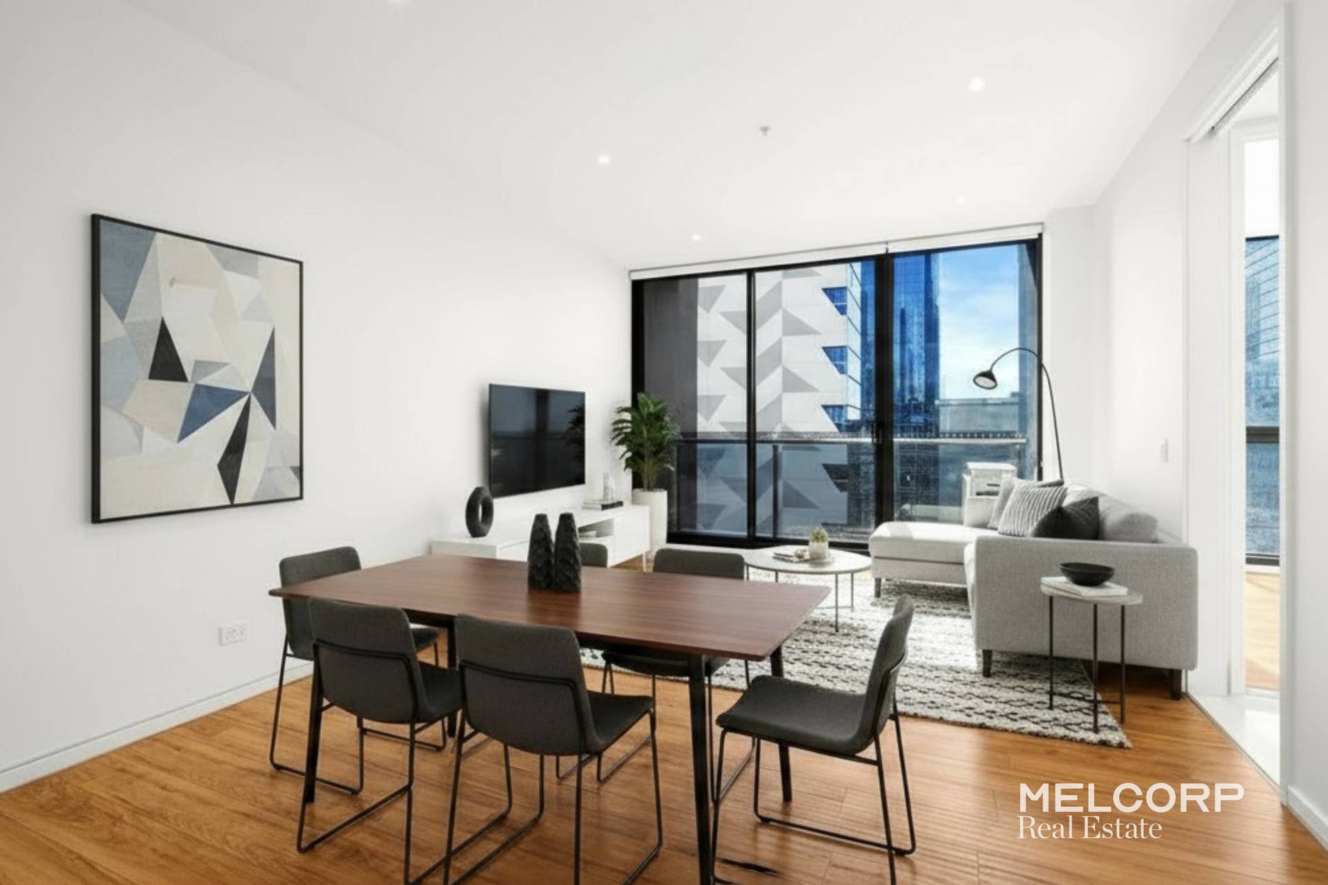 2404/318 Russell Street