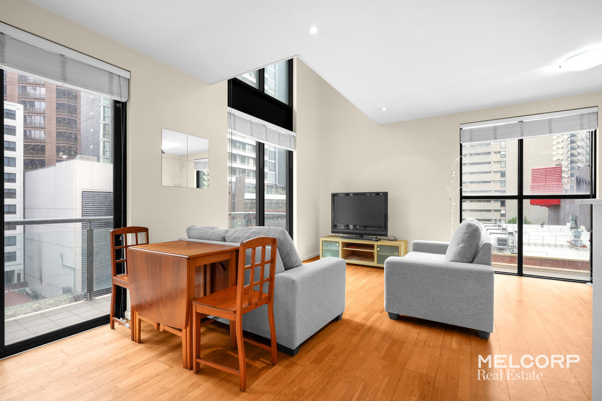 701/87 Franklin Street